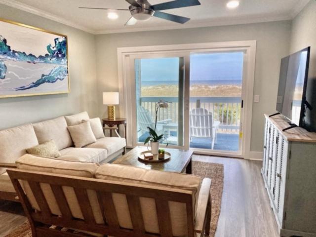 Driftwood Cottage - First Floor Oceanfront Beach Retreat! Exceptional Views, Location And Privacy Condo カロライナビーチ エクステリア 写真