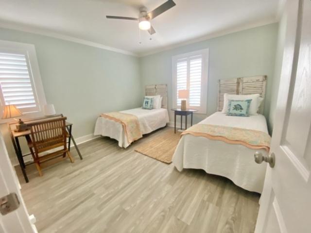 Driftwood Cottage - First Floor Oceanfront Beach Retreat! Exceptional Views, Location And Privacy Condo カロライナビーチ エクステリア 写真